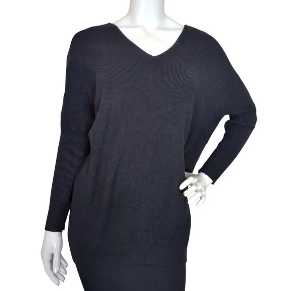 Frank Lyman V-neck Thigh-length Pullover Sweater - Picture 6 of 13